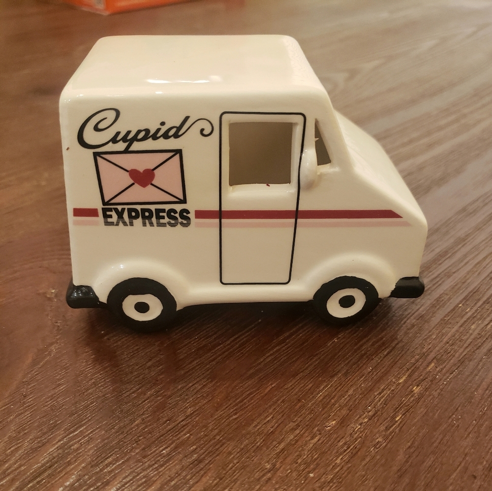 Valentine decor light up mail truck